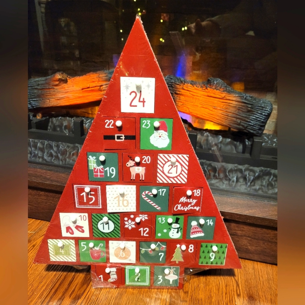 Advent calendar with 12 days of Christmas. Christmas tree style.